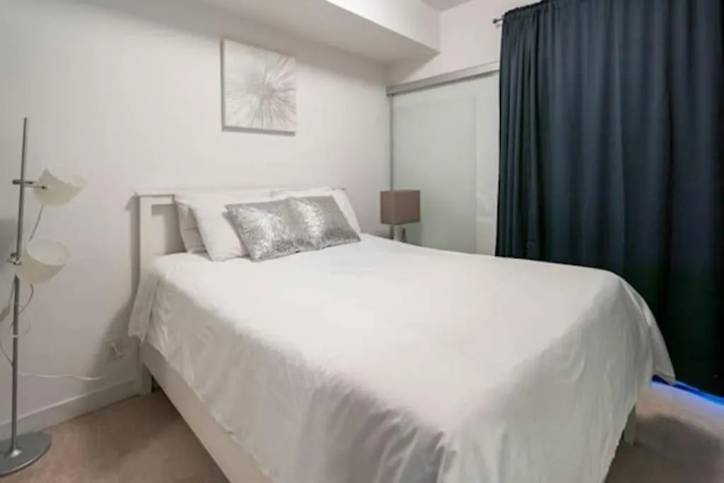 Apartment Downtown Suite By Unionstationscotiaarena Toronto Canada