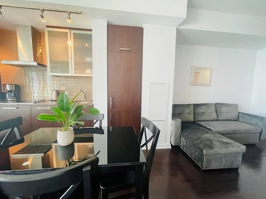 Apartment Downtown Suite By Unionstationscotiaarena Toronto Canada