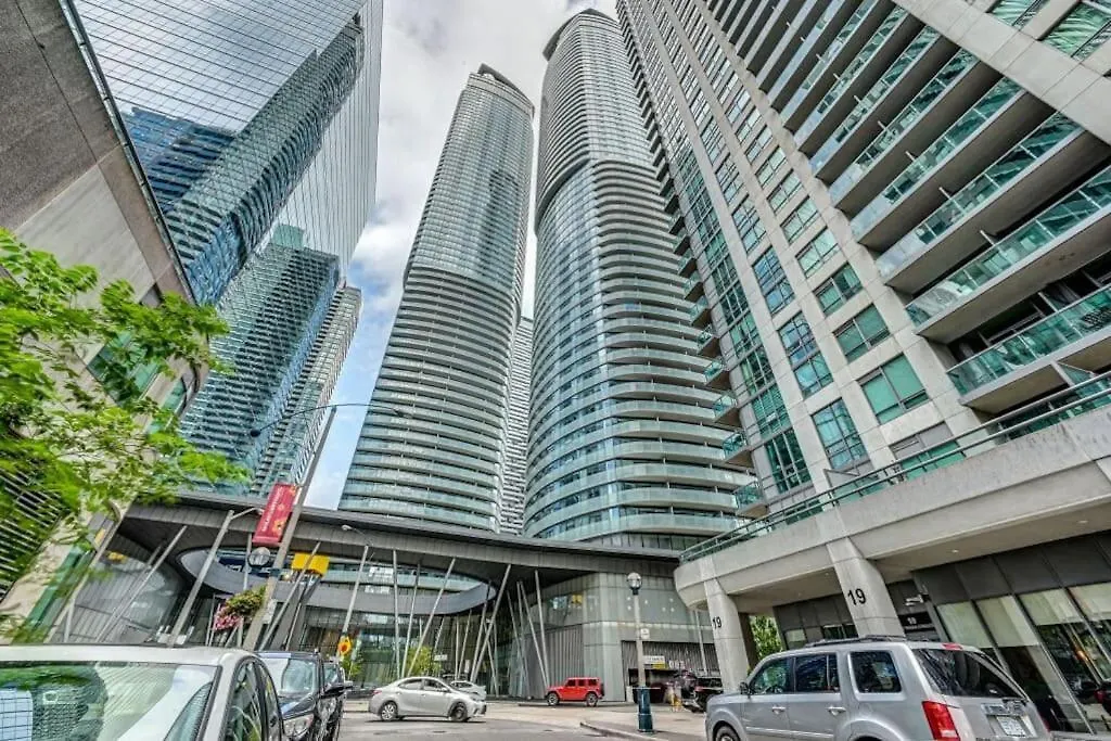 Downtown Suite By Unionstationscotiaarena Toronto Canada